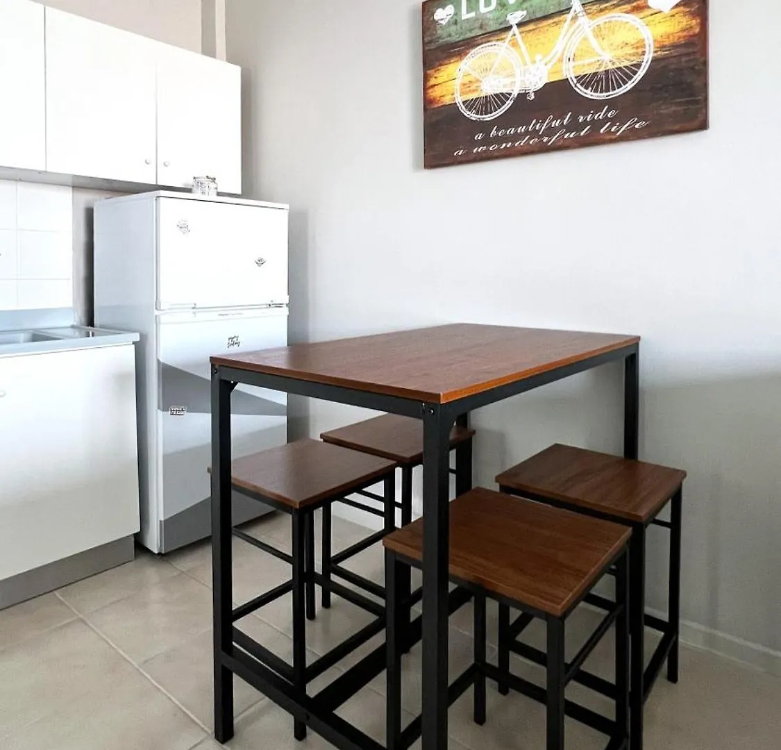 Rona Vista Suites Cozy Veranda Polychrono 0*,