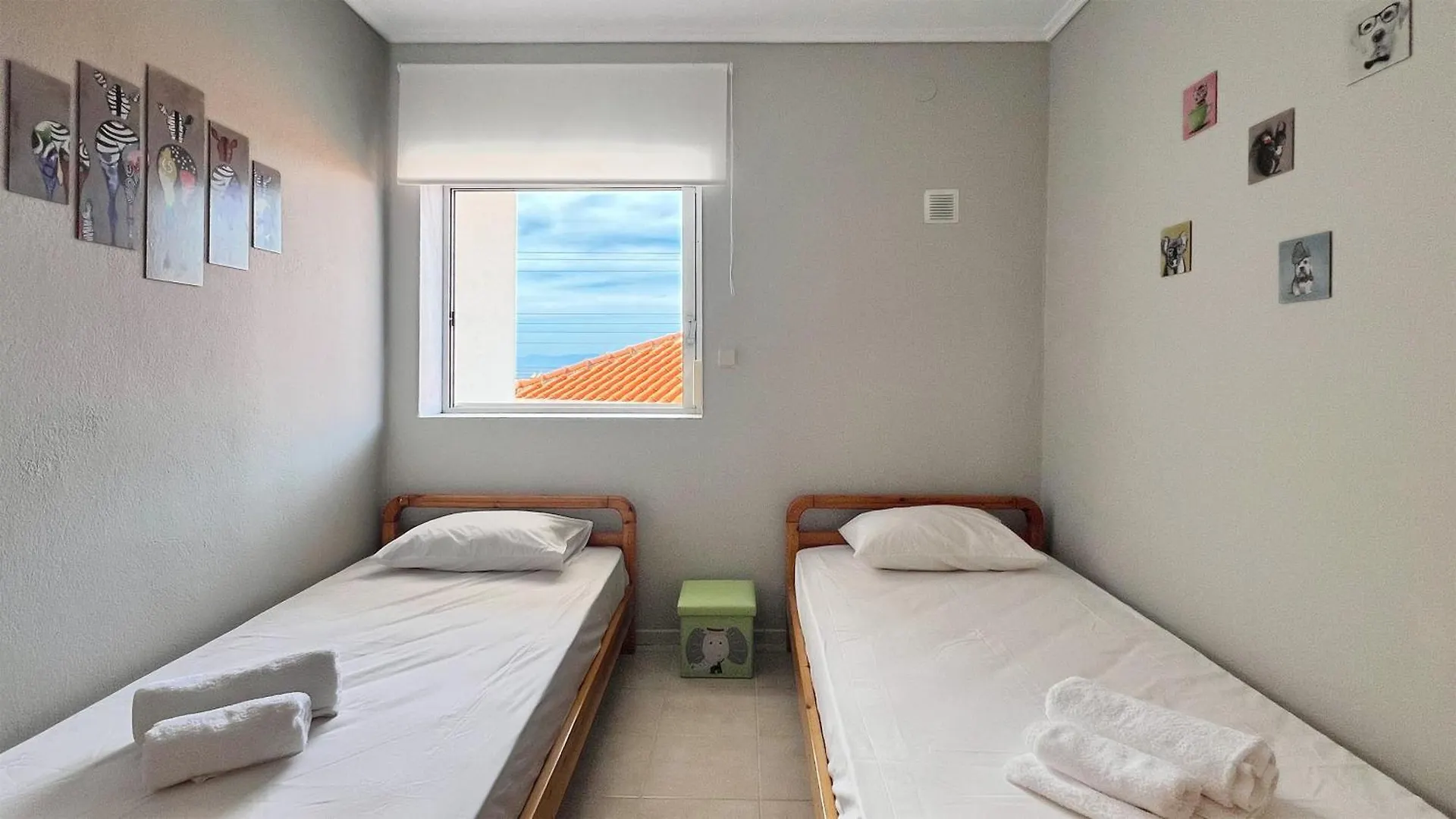 Rona Vista Suites Cozy Veranda Polychrono